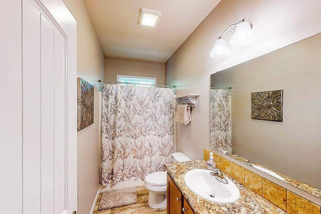 Photo of Bathroom in Woodfin