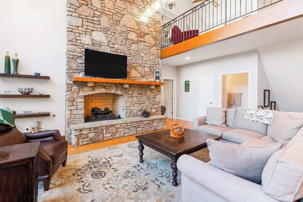 Photo of Livingroom in Brevard