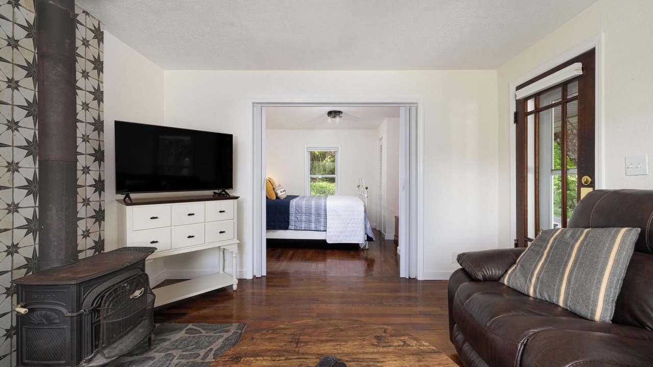 Photo of Bedroom in Roan Mountain