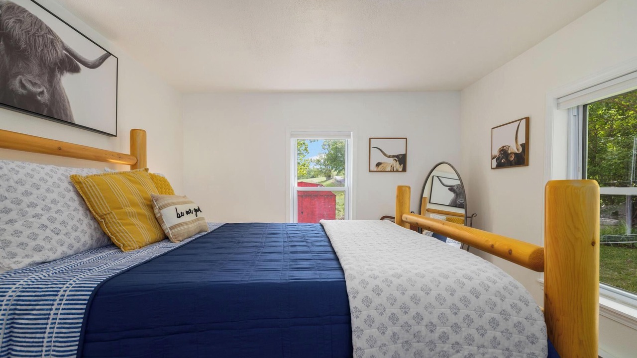 Photo of Bedroom in Roan Mountain
