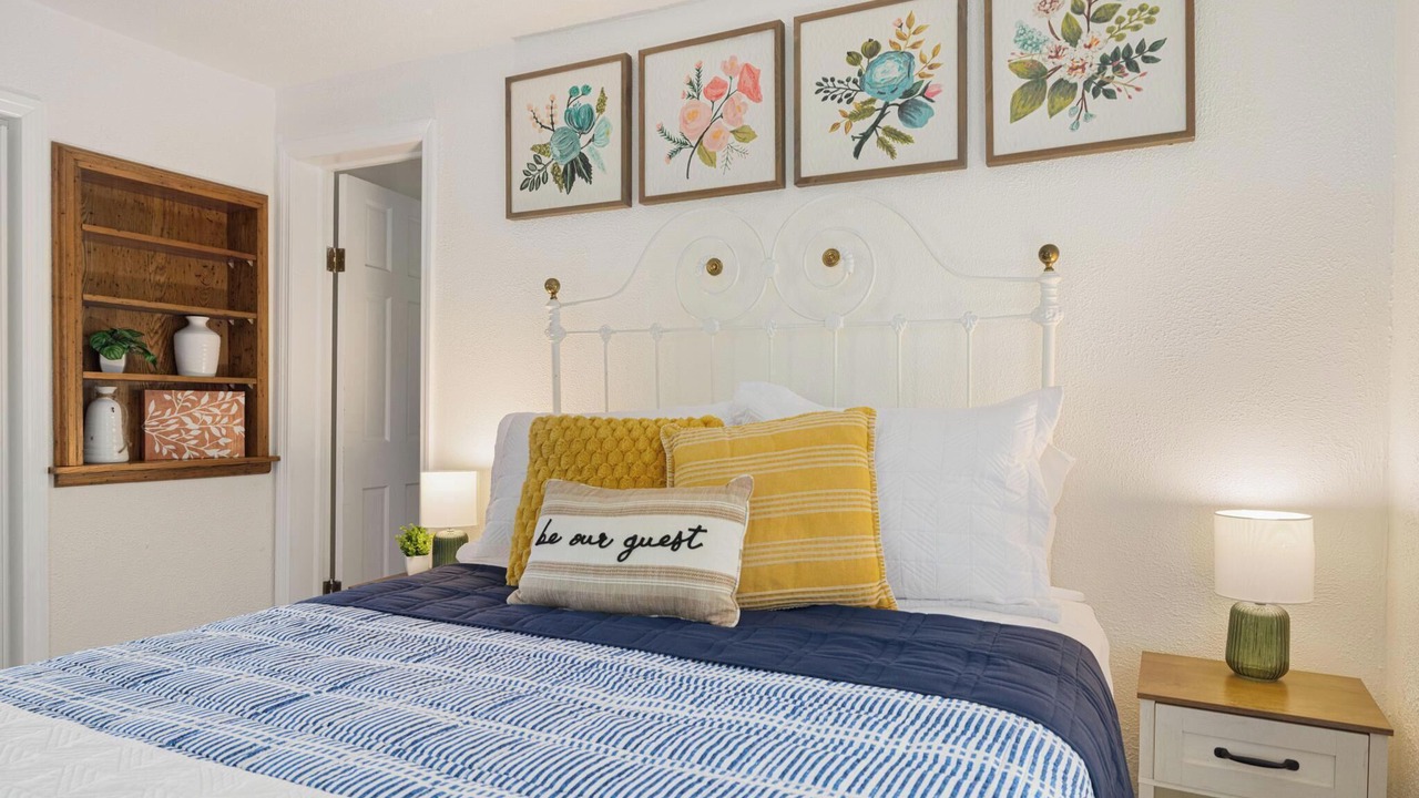 Photo of Bedroom in Roan Mountain