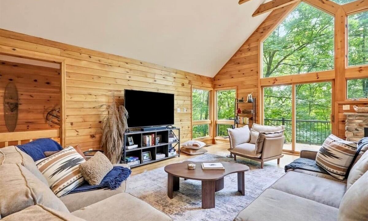 Photo of Bedroom in Berkeley Springs