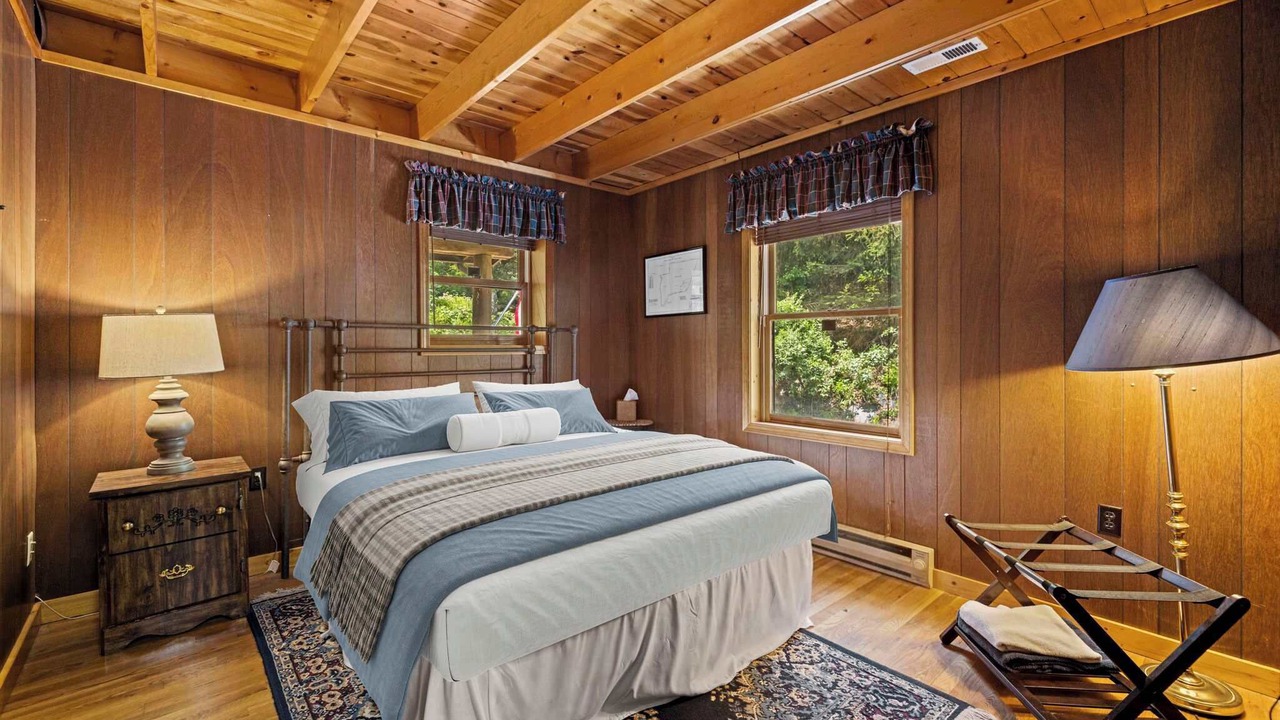 Photo of Bedroom in South Fork