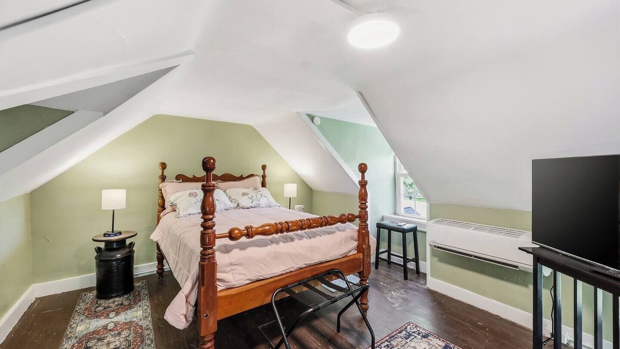 Photo of Bedroom in Frankfort