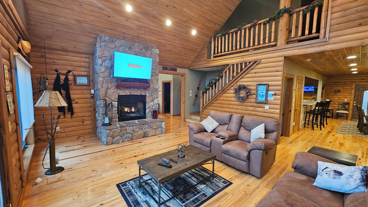 Photo of Livingroom in McHenry