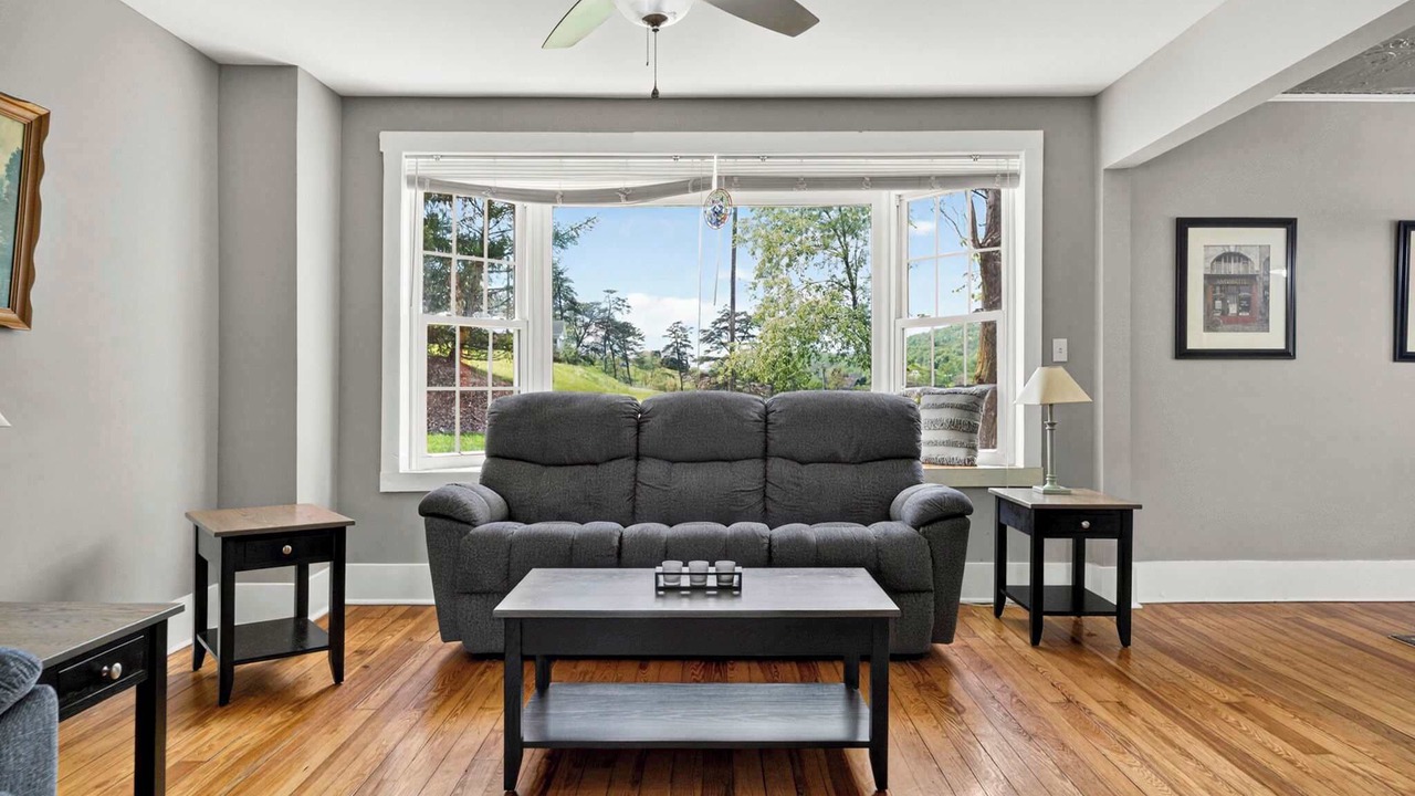 Photo of Livingroom in Berryville