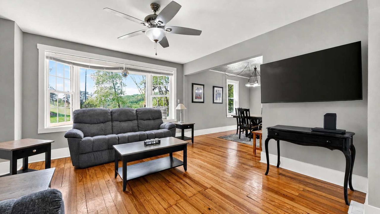 Photo of Livingroom in Berryville