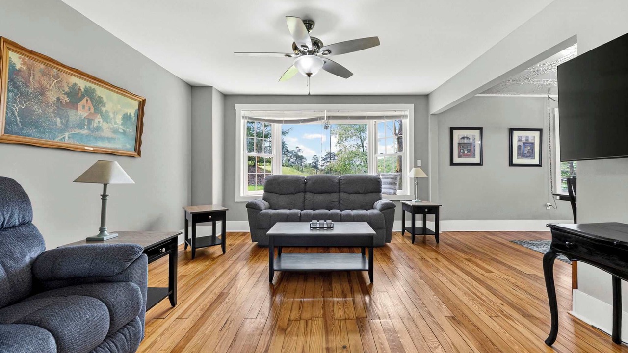 Photo of Livingroom in Berryville