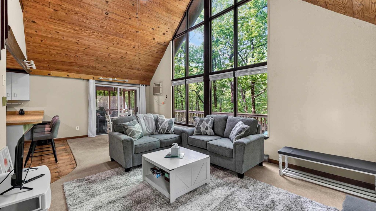 Photo of Livingroom in The Woods