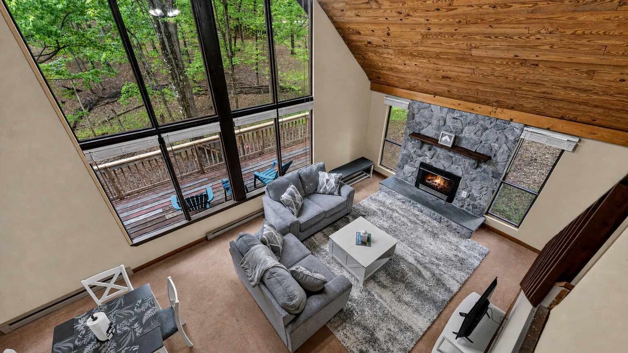 Photo of Livingroom in The Woods