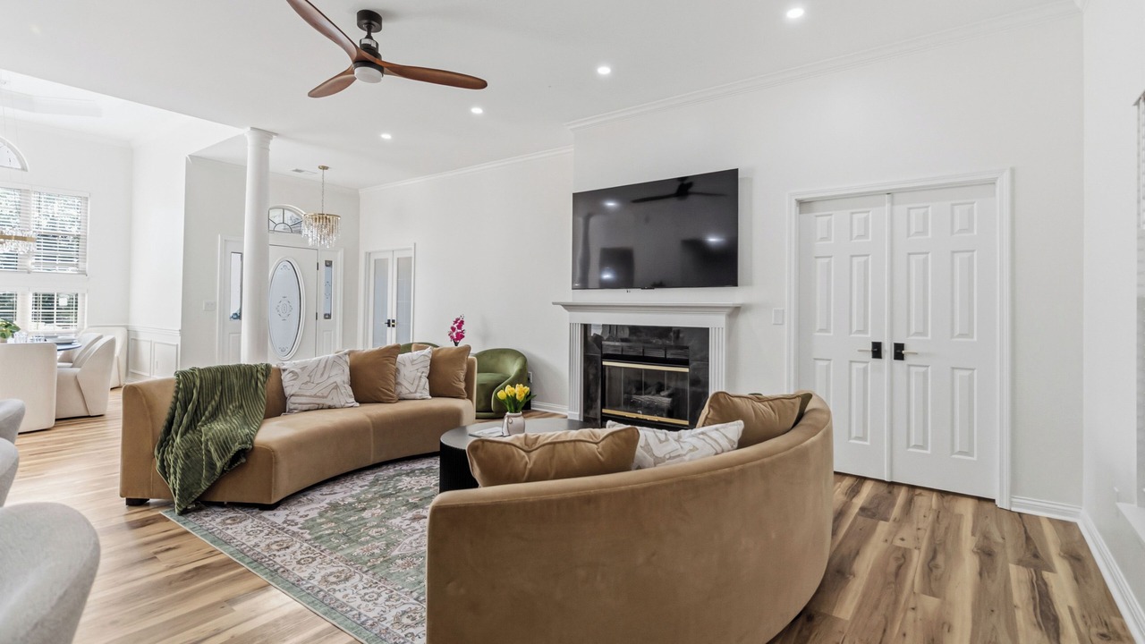 Photo of Livingroom in Lexington