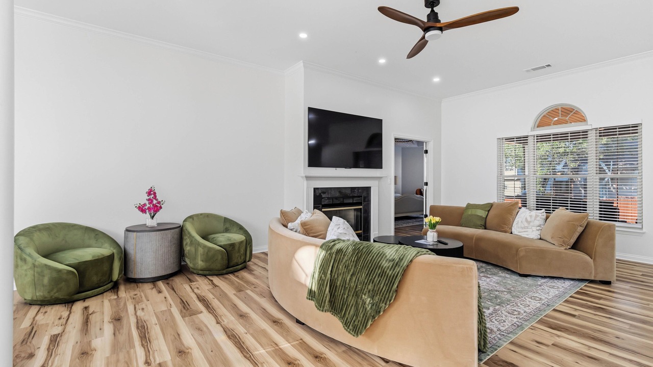 Photo of Livingroom in Lexington