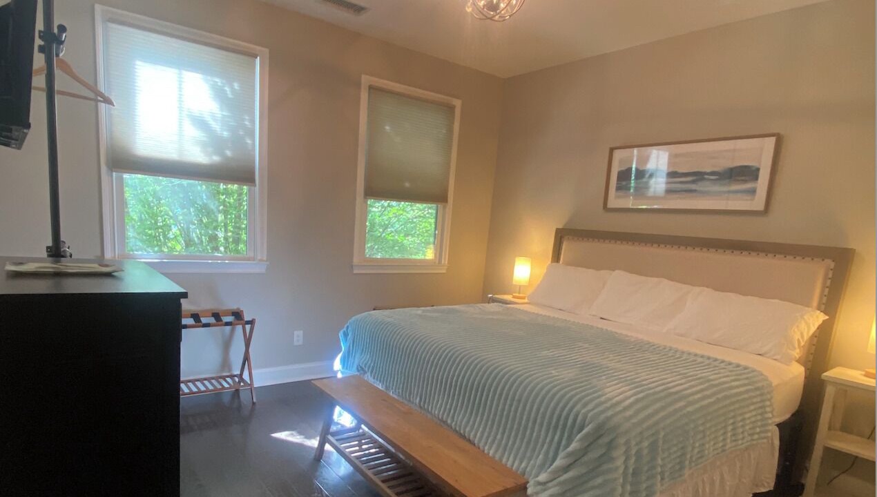 Photo of Bedroom in Andersonville