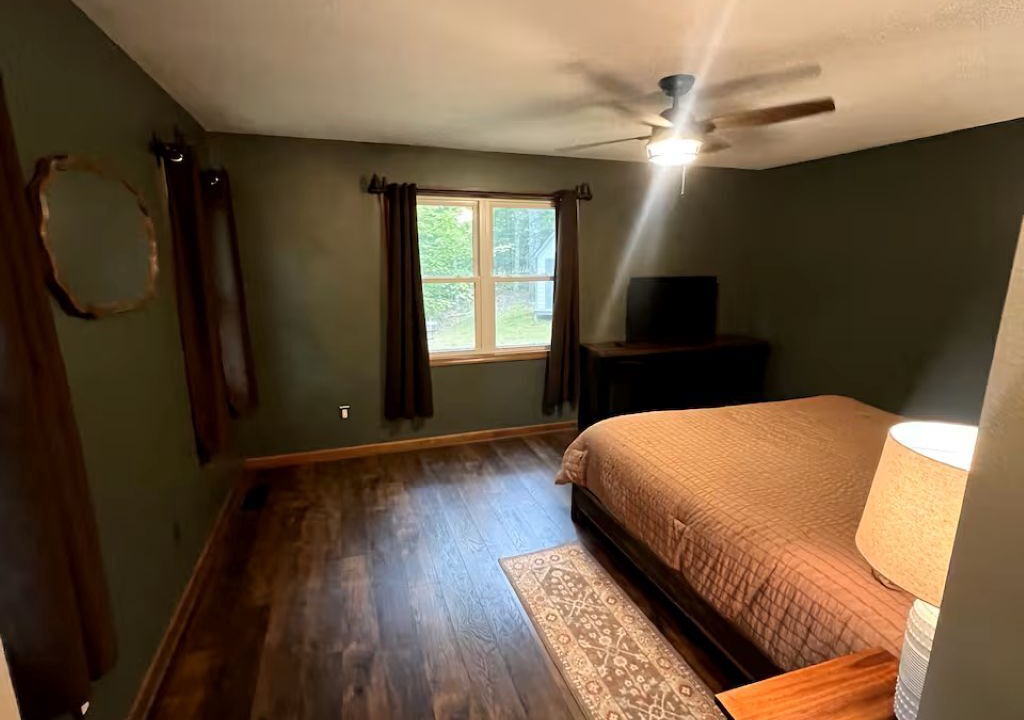 Photo of Bedroom in Piney Creek