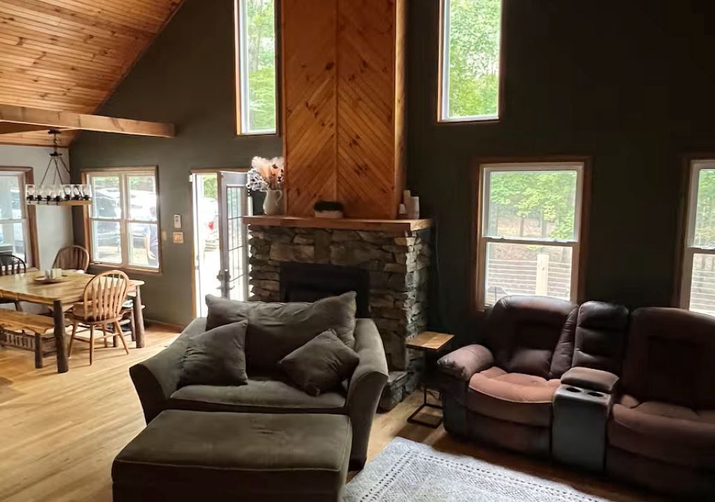 Photo of Livingroom in Piney Creek