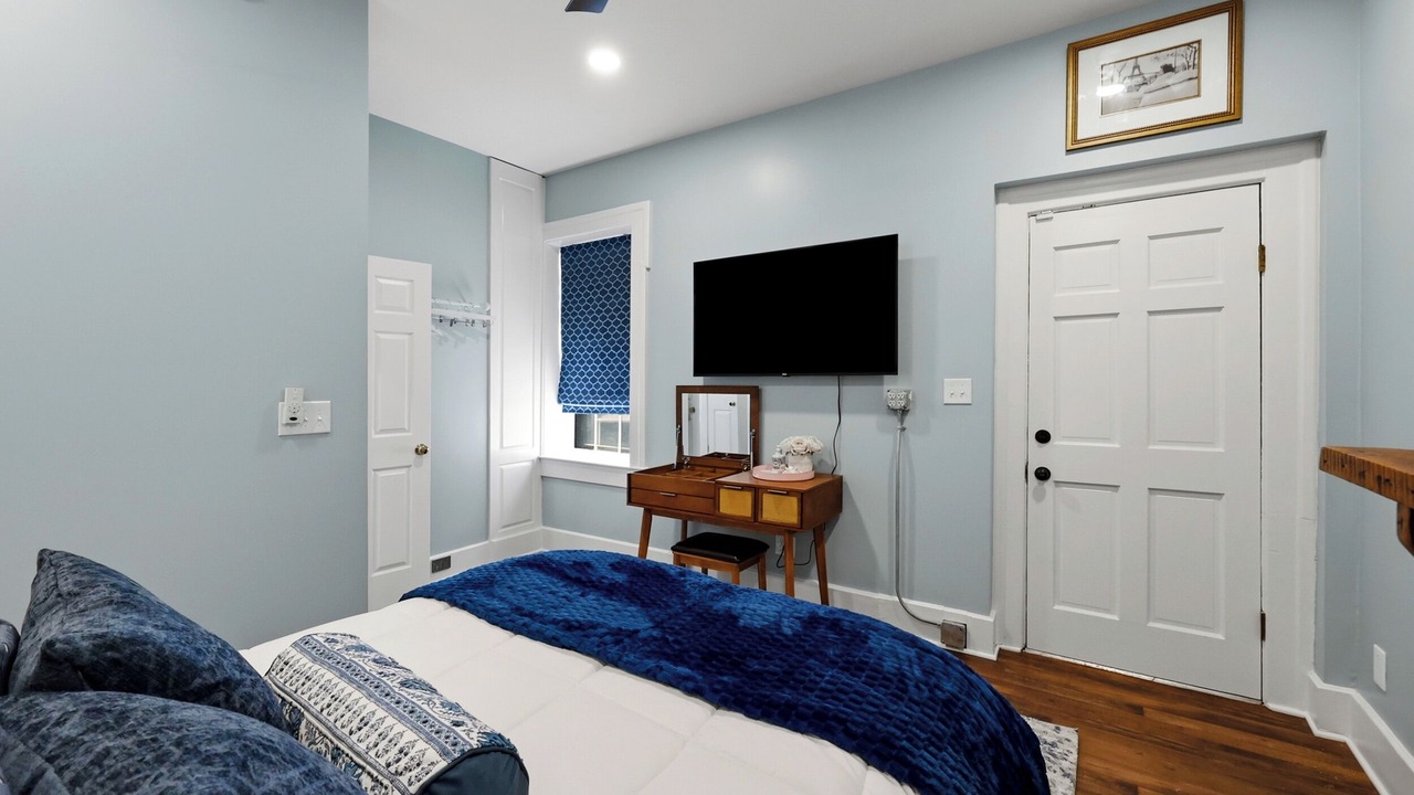 Photo of Bedroom in West Suburb