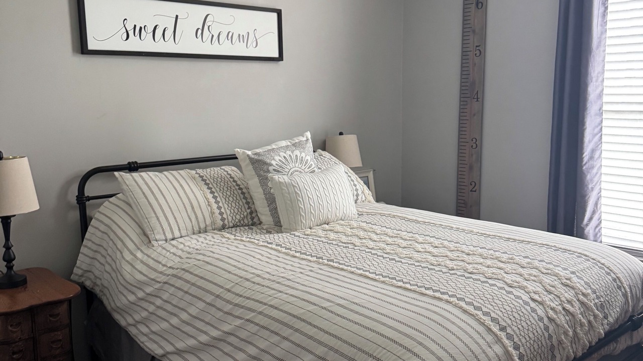 Photo of Bedroom in Crittenden