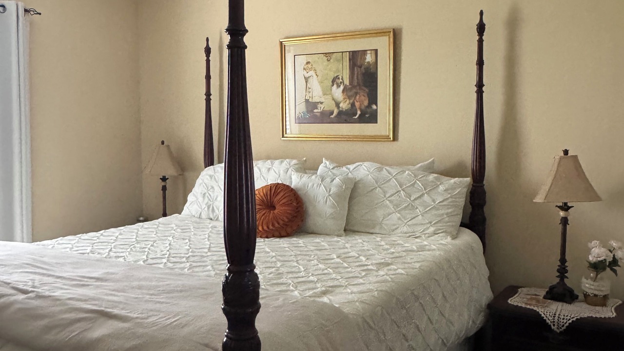 Photo of Bedroom in Crittenden