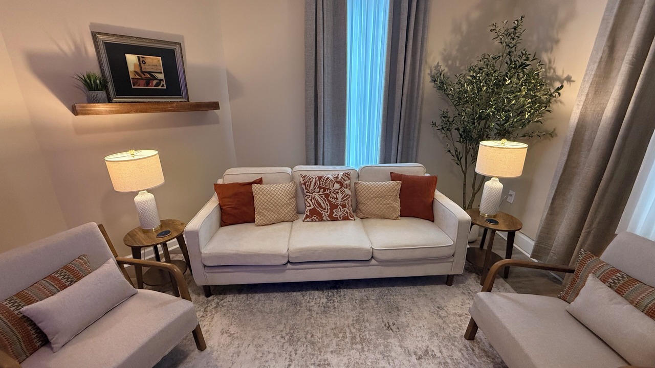 Photo of Livingroom in Ashland