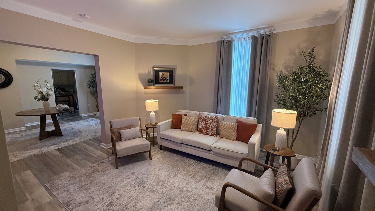 Photo of Livingroom in Ashland