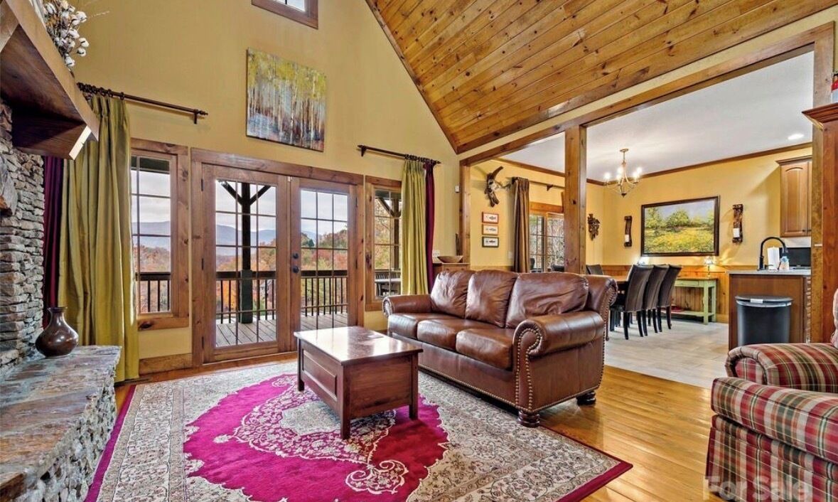 Photo of Livingroom in Mill Spring