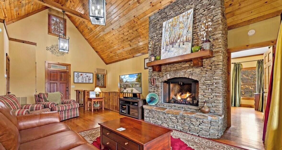 Photo of Livingroom in Mill Spring