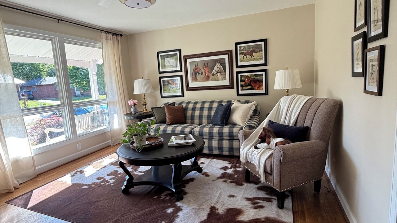 Photo of Livingroom in Lexington