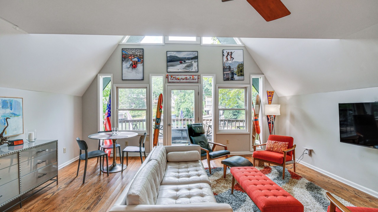 Photo of Livingroom in Sunset Cove
