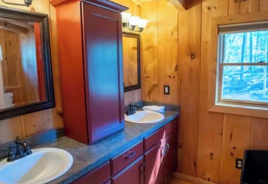 Photo of Bathroom in Zoe