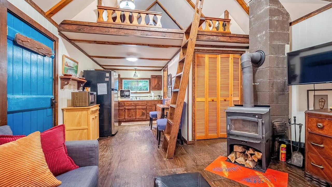 Photo of Livingroom in Ansted