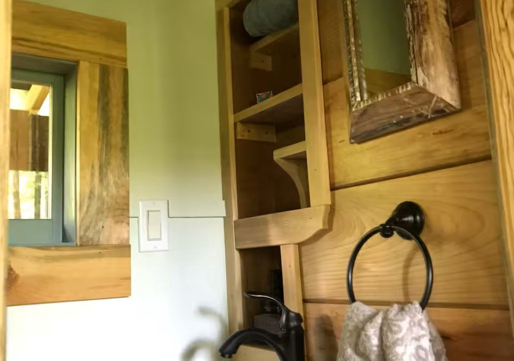 Photo of Bathroom in Barnardsville