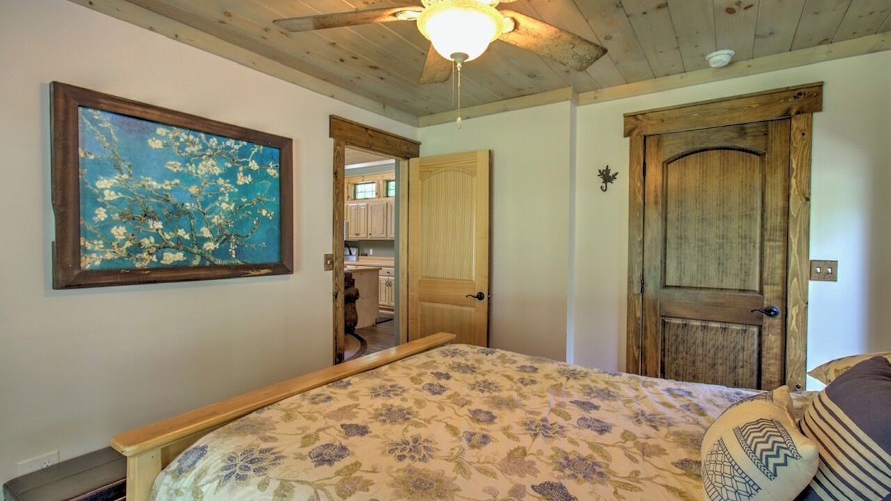 Photo of Bedroom in Oakland
