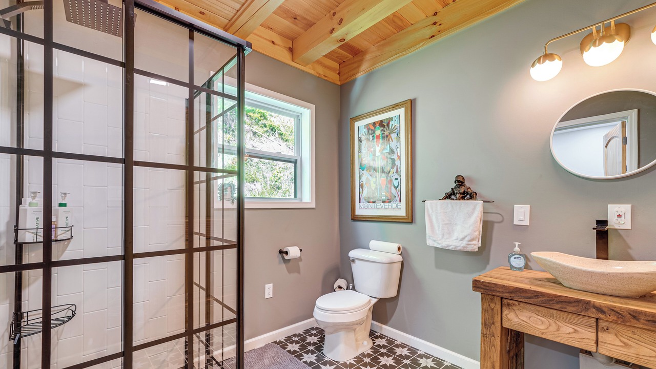 Photo of Bathroom in Gandeeville