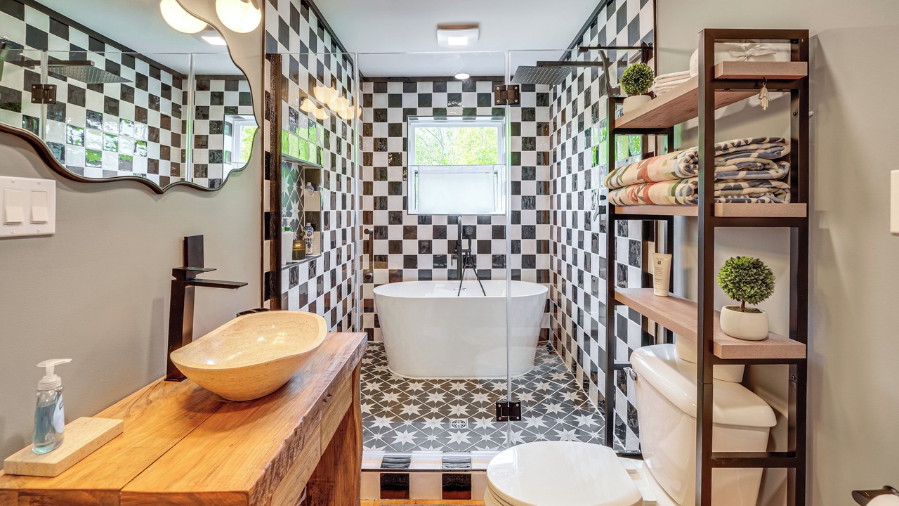 Photo of Bathroom in Gandeeville