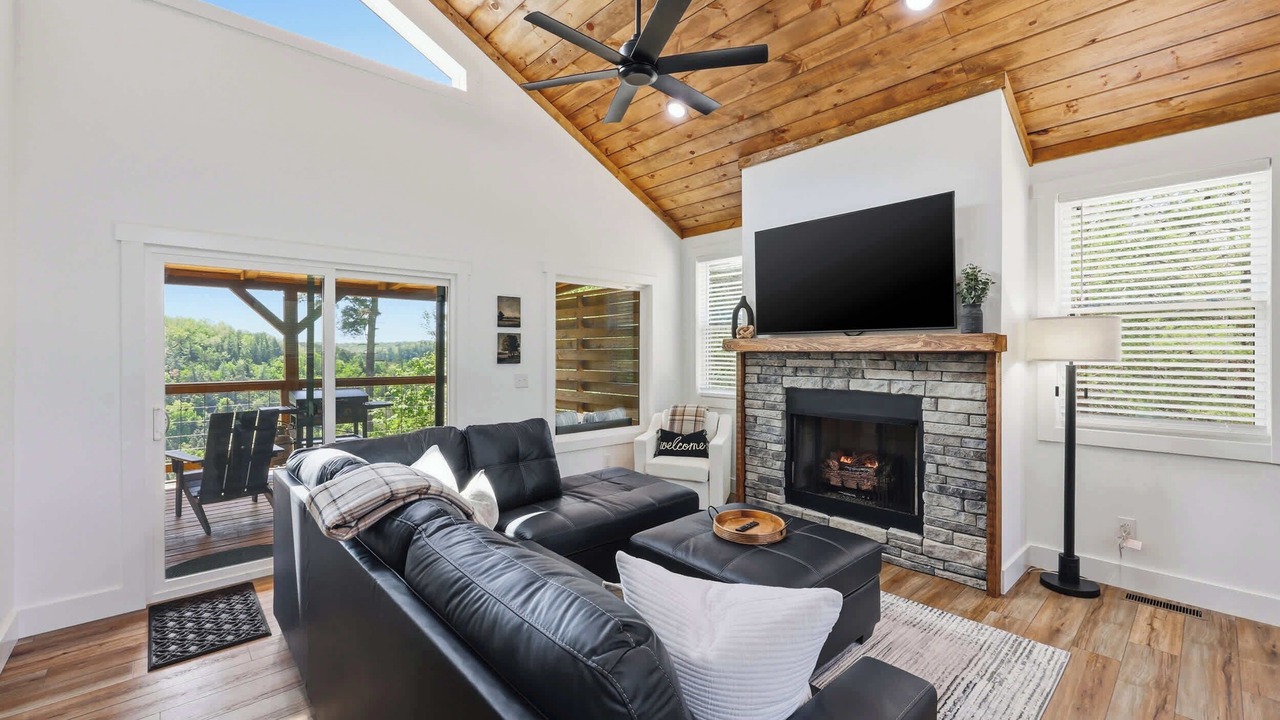 Photo of Livingroom in Rogers