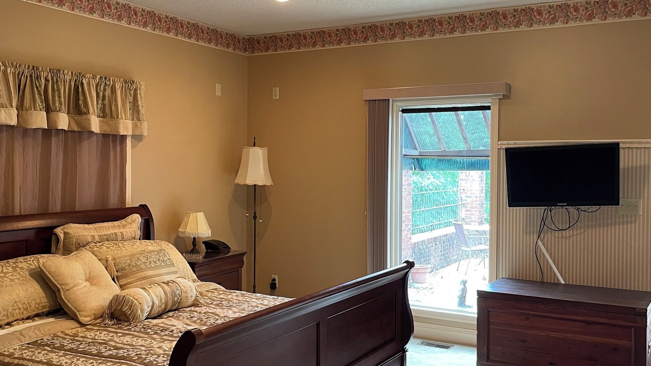 Photo of Bedroom in Tri-Cities