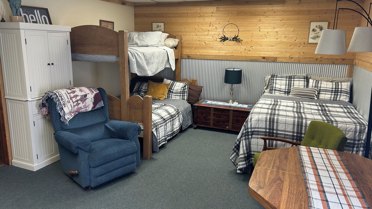 Photo of Bedroom in Smith Center