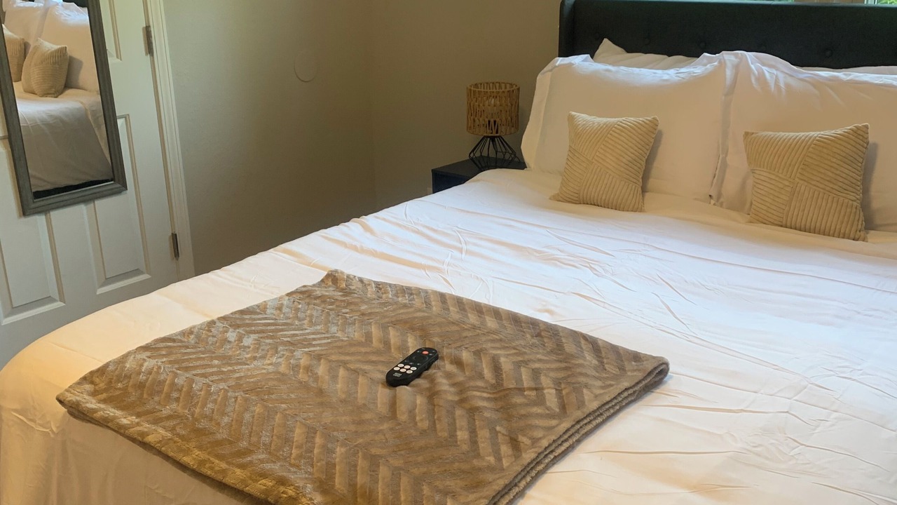Photo of Bedroom in Villa Heights