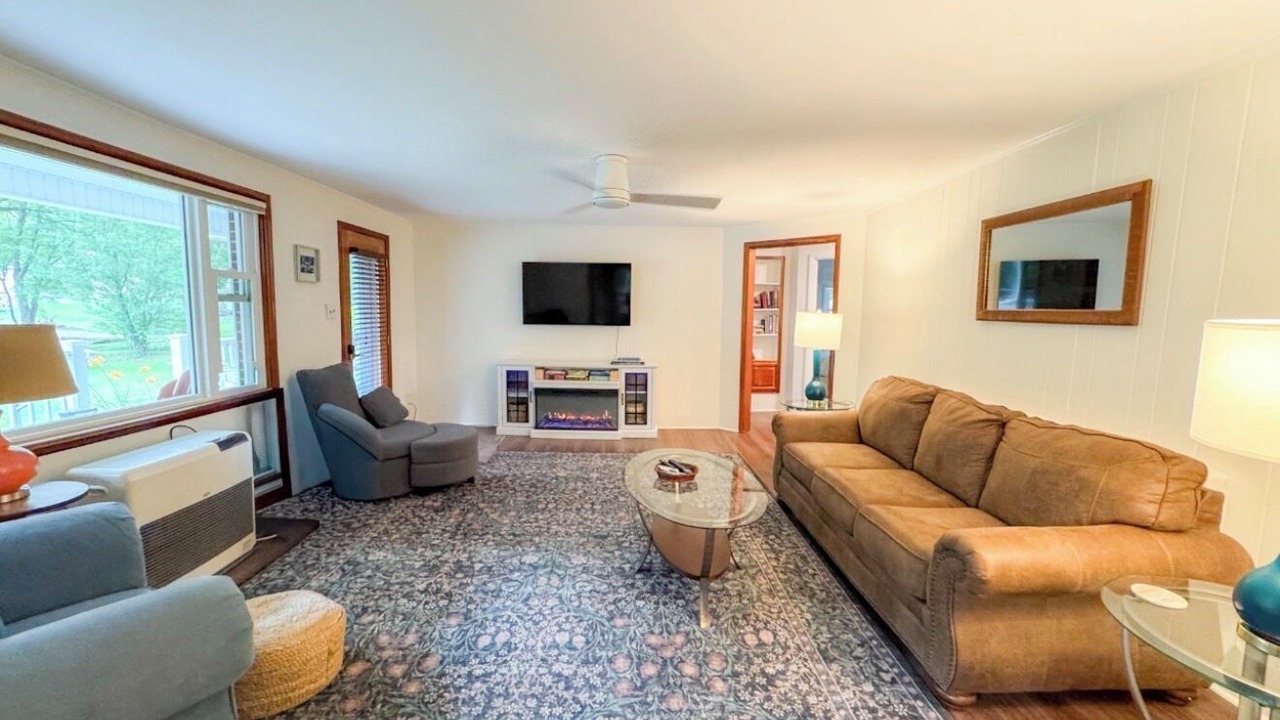 Photo of Livingroom in Blowing Rock