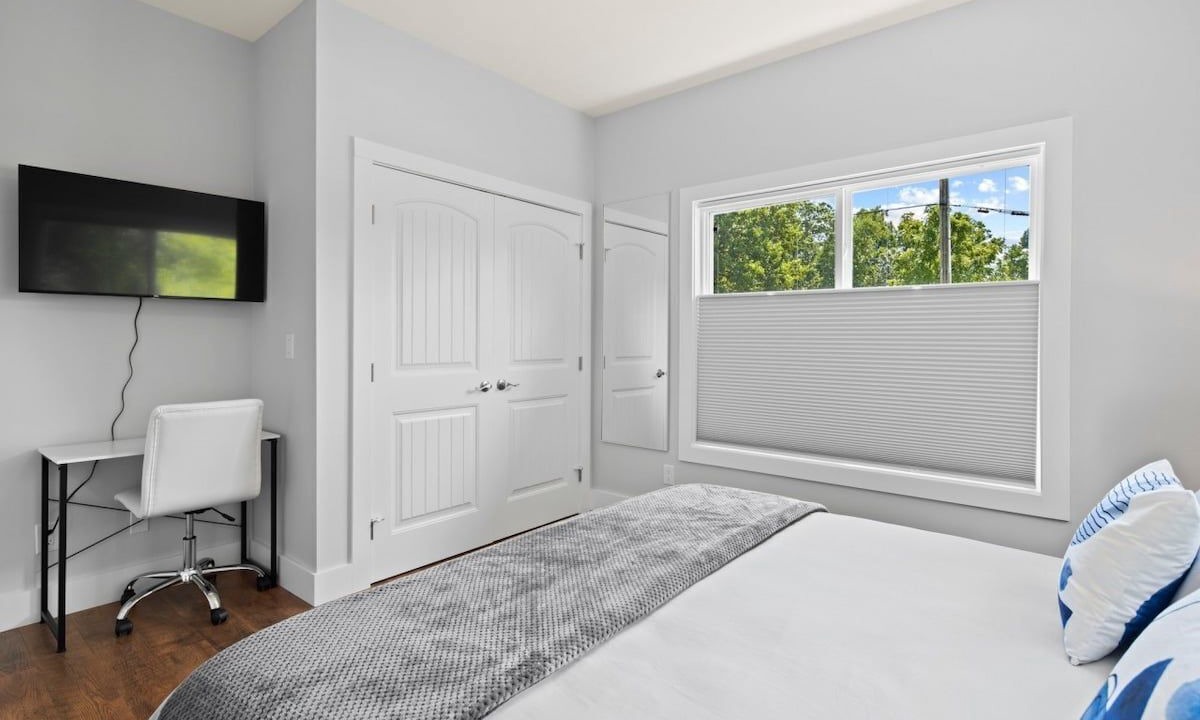 Photo of Bedroom in Woodfin