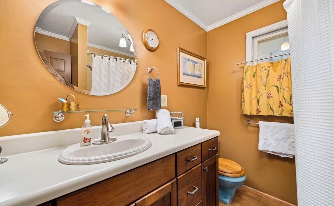 Photo of Bathroom in Butler