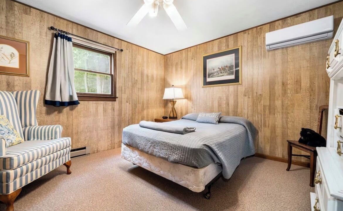 Photo of Bedroom in Butler