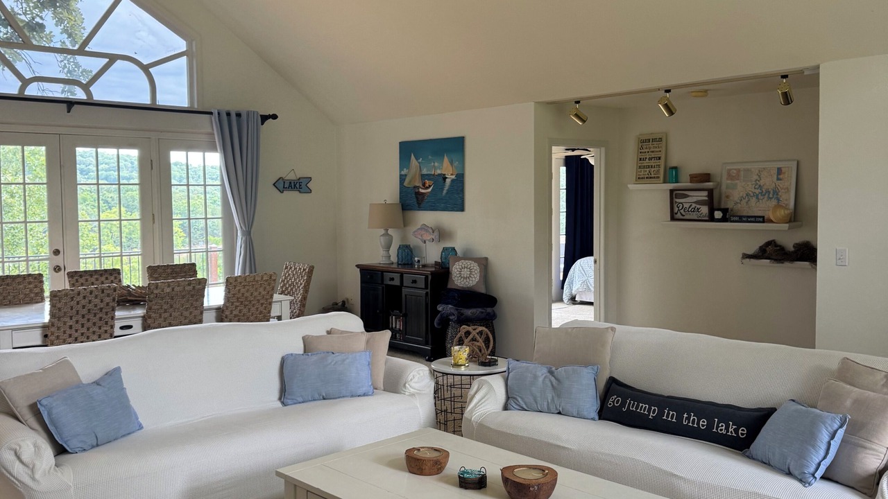Photo of Livingroom in Omaha