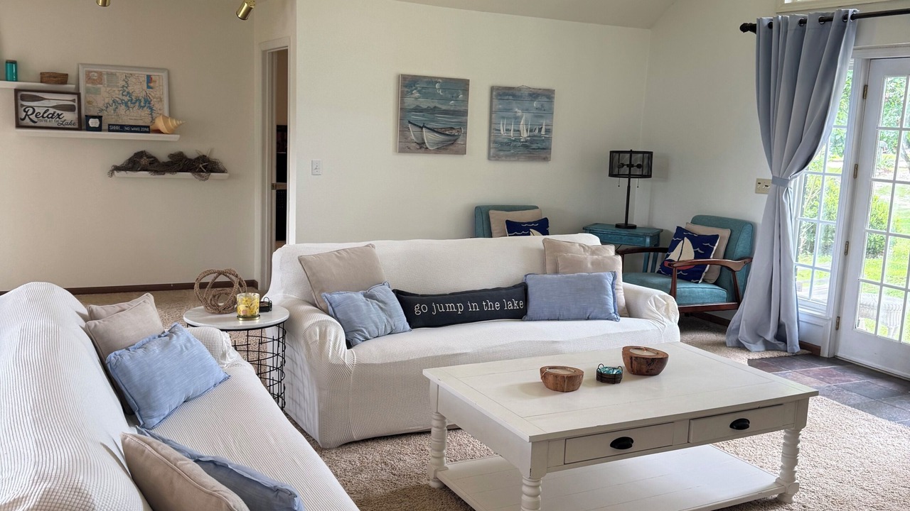Photo of Livingroom in Omaha