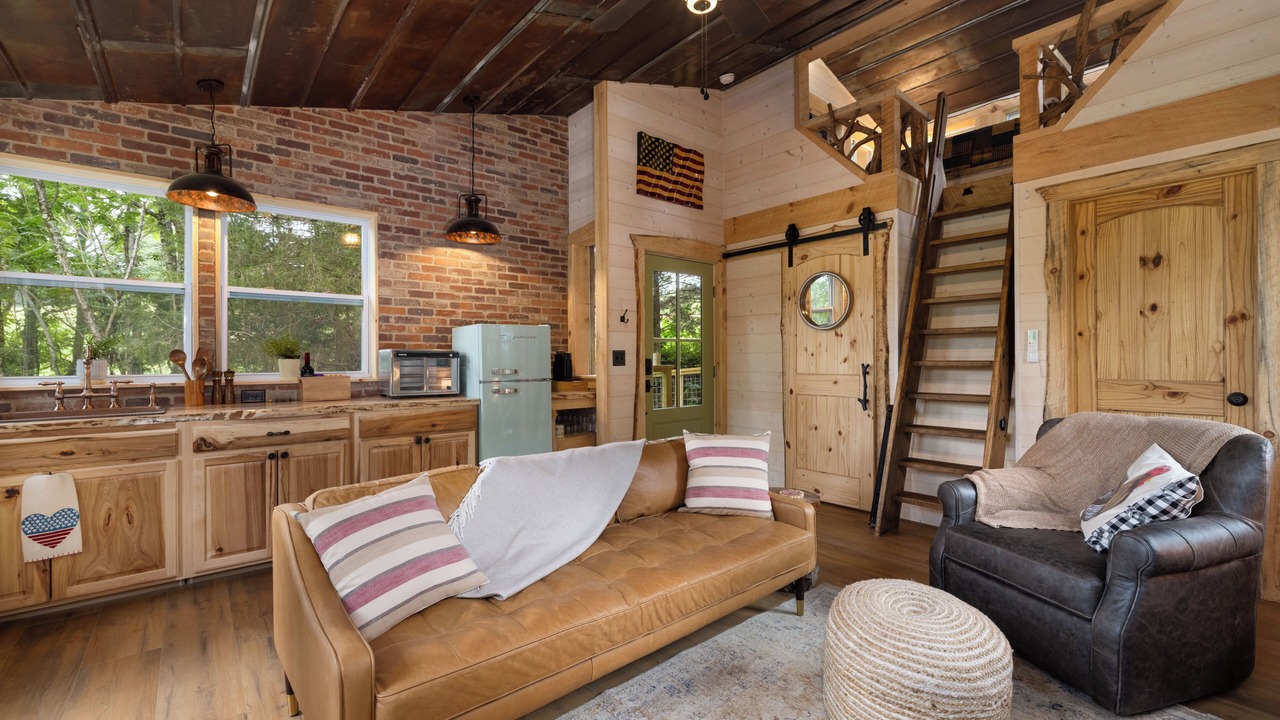 Photo of Livingroom in Jonesborough