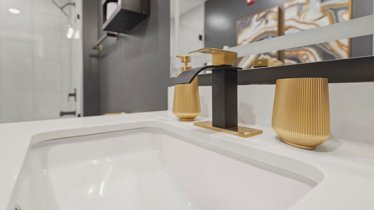 Photo of Bathroom in Old City