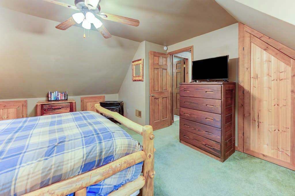 Photo of Bedroom in Sky Valley