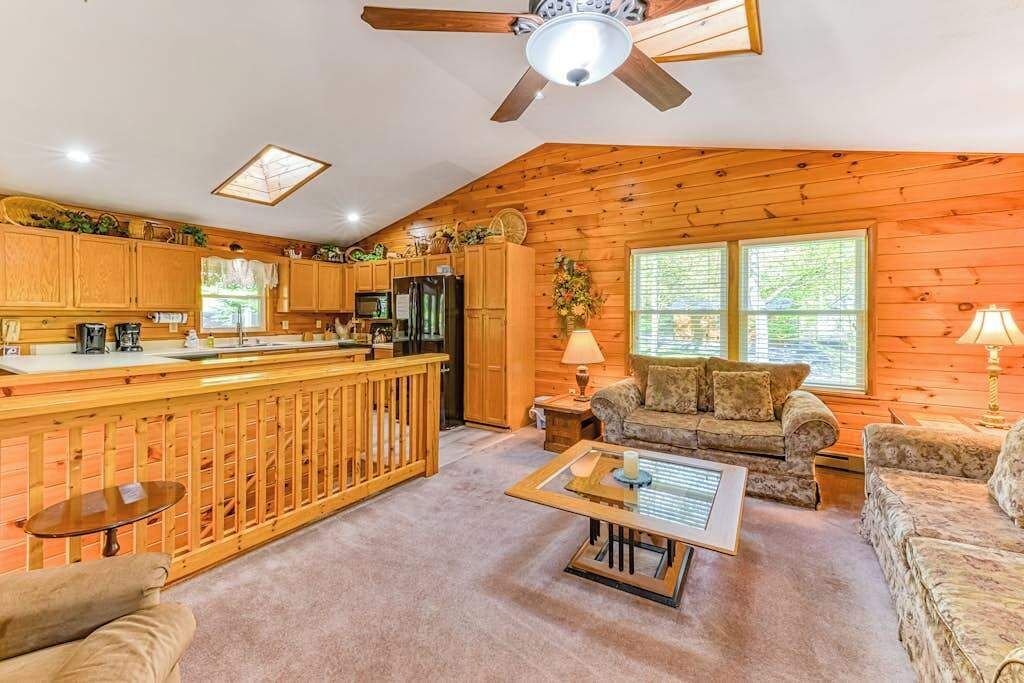Photo of Livingroom in McHenry