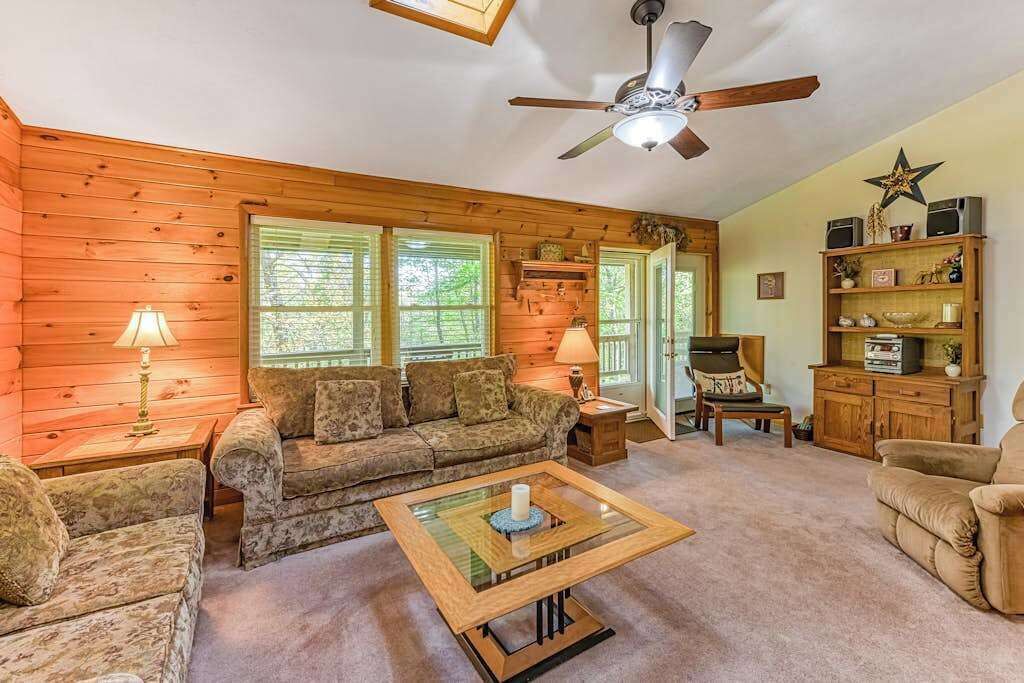 Photo of Livingroom in McHenry