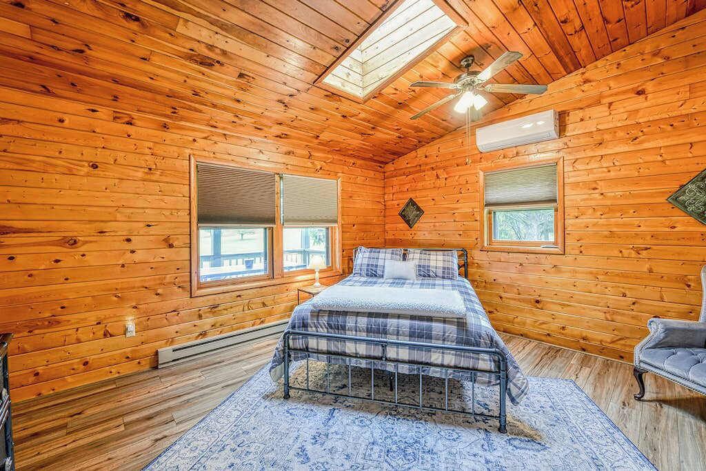 Photo of Bedroom in McHenry